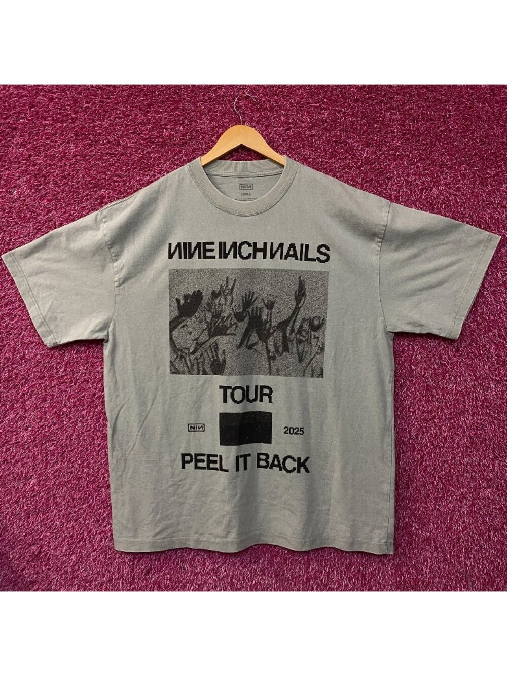 Nine Inch Nails " Peel it Back" 2025 Tour Industrial Rock T-Shirt XXL